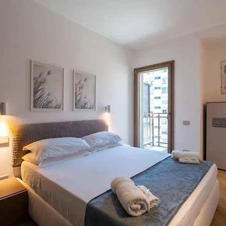 Aurealiving - Trastevere Suite With Rooftop & Gym, Your Place In Rome Exterior photo